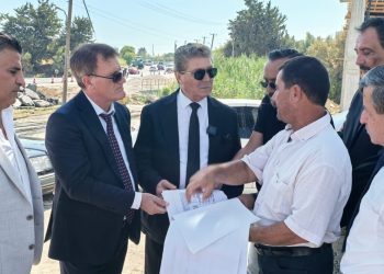 Başbakan Üstel, yapımı devam eden Alsancak-Lapta-Karşıyaka ana yolunda incelemelerde bulundu