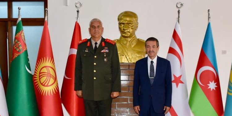 Dışişleri Bakanı Ertuğruloğlu, Tümgeneral Aytaç ile görüştü