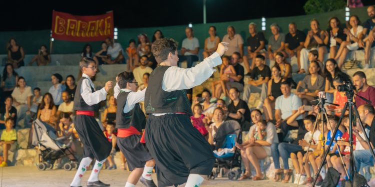 Baraka Kültür Merkezi Kızılbaş Parkı’nda yaz şöleni düzenledi