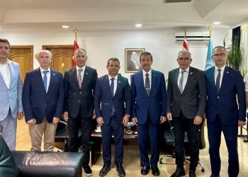 Ertuğruloğlu, Türkiye’den gelen spor heyetini kabul etti