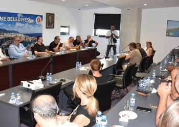 Girne Antik Liman konusunda üçüncü kez esnaf ile toplantı yapıldı