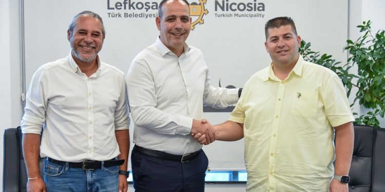 Lefkoşa’ya 4 bin ton asfalt dökümü için imzalar atıldı