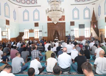 Bazı camilerde Erenköy şehitleri ve Gazze’de hayatını kaybedenler için mevlit okutuldu