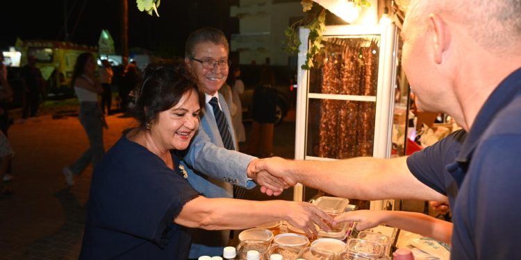 Üstel: Mehmetçik ülkenin üzüm ihtiyacının yaklaşık yüzde 30’unu karşılıyor, üzüm ve üzümden elde edilen simge ürünler ekonomiye ve ülke tanıtımına katkı sağlıyor