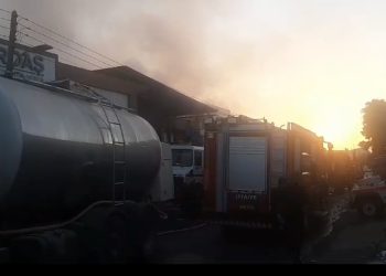 Lefkoşa Sanayi Bölgesi’nde yangın kontrol altına alındı