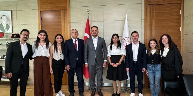 AÖA ve Kütüphane Kulübü Cumhurbaşkanlığı Millet Kütüphanesi’ne kitap bağışında bulundu