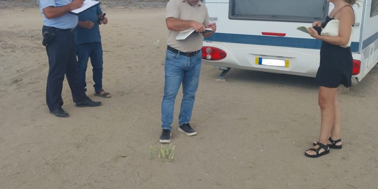 Karpaz Özel Çevre Koruma Bölgesi’ndeki 36 karavan sahibine ihbarname, 4 karavan sahibine cezai işlem…