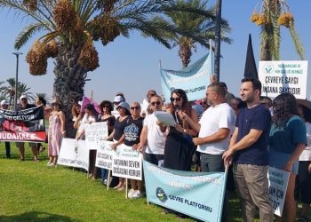 Çevre Platformu “adanın doğal kaynaklarını korumak” amacıyla İskele’de eylem yaptı