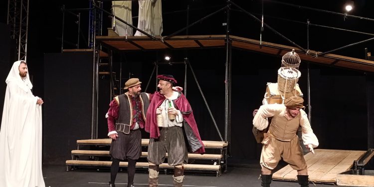 “Hırçın Kız” dün akşam izleyiciyle buluştu