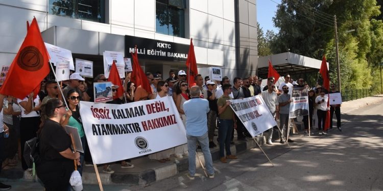 KTOEÖS, Cumhurbaşkanlığı Yerleşkesi ve Eğitim Bakanlığı önünde eylem yaptı