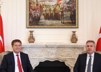 Arıklı, İzmir Valisi Elban’ı ziyaretinde vurguladı: “Türkiye mahkemelerine güveniyoruz”