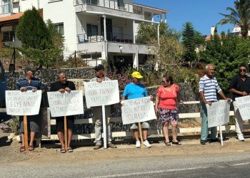 Doğancı Eylem Komitesi trafik kazalarına dikkat çekmek için uyarı eylemi yaptı