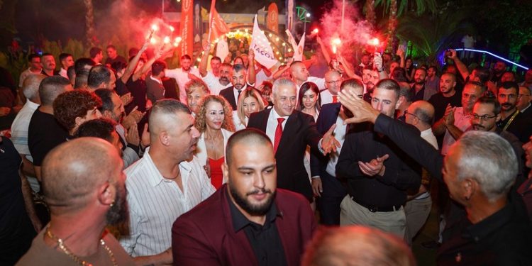 Taçoy “İrade Buluşması” etkinliğinde partililerle bir araya geldi