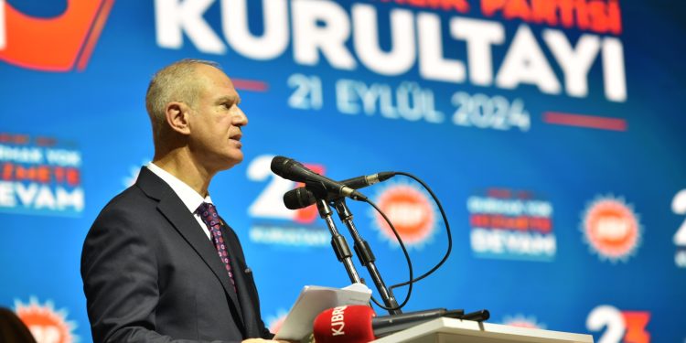 UBP Kurultayı’nda Başbanlık divanı oluşturuldu, faaliyet ve mali rapor sunuldu