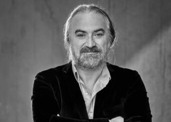 Konser amacıyla KKTC’de bulunan sanatçı Volkan Konak rahatsızlanarak hayatını kaybetti