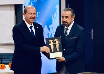 Birinci Sanat ve İpek Denizli Sanat Atölyesi Dünya Tiyatro Günü’nde ödüller verdi