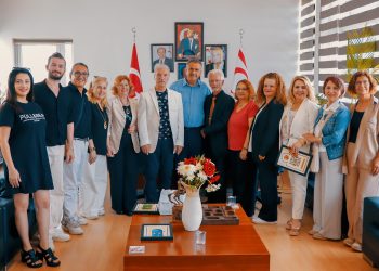 Kıbrıs Sanat Derneği ve Kardeş Korolar’dan Başkan Uluçay’a ziyaret…