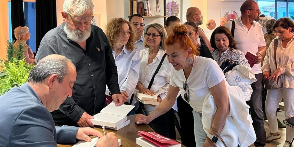 Başaran Düzgün’ün ikinci romanı Pembe Boyalı Oda’nın tanıtımı yapıldı