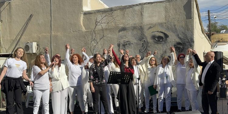 “3. İki Toplumlu El Ürünleri ve Kitap Pazarı” yapıldı