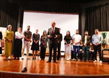 Cumhurbaşkanı Tatar, “Latif Bey” tiyatro oyununu izledi