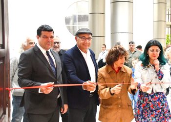 Günay Güzelgün’ün retrospektif sergisi DAÜ’de açıldı