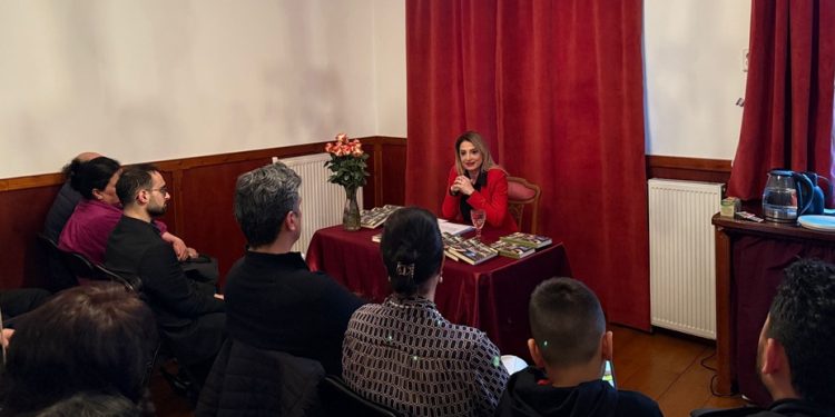 Doç. Dr. Melahat Arıklı’nın kaleme aldığı “Milli Mücadele Kalemiyle Savaşanlar (1955-1974)” adlı kitap Hollanda’da tanıtıldı