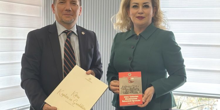 Sibel Tatar, Kıbrıs Türk Kültür Derneği’ni ziyaret etti