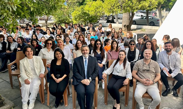 “Kıbrıs Öyküleri” Girne Halk Kütüphanesi’nde tanıtıldı