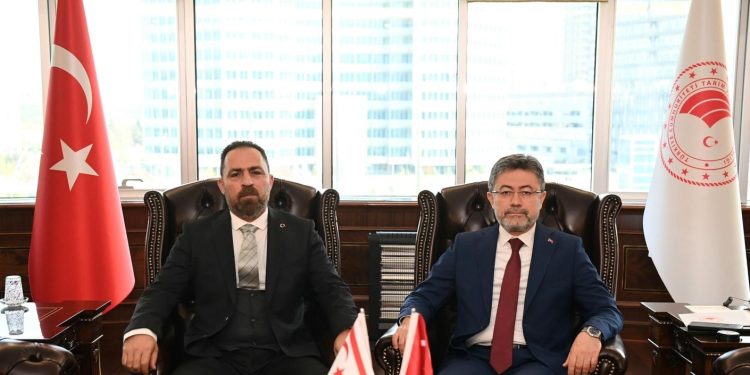 Tarım ve Doğal Kaynaklar Bakanı Çavuş, TC Cumhuriyeti Tarım ve Orman Bakanı Yumaklı ile görüştü