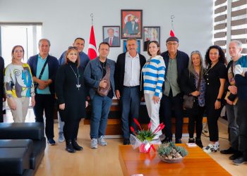 Gazimağusa Uluslararası Sanat Festivali için ülkeye gelen sanatçılar Uluçay’ı ziyaret etti