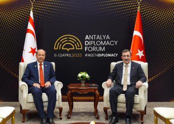 TC Cumhurbaşkanı Yardımcısı Yılmaz, Cumhurbaşkanı Tatar ile bir araya geldi