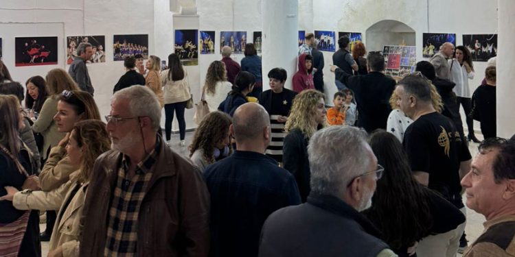 Yıltan Taşçı Akademi 18. Kursiyer Sergisi “FOGEM Folklor Şöleni 2025’ten Kareler”  açıldı