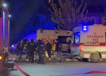 İstanbul’da huzurevinde yangın… Valilik: 24 kişi tedavi altına alındı