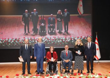 Cumhurbaşkanı Ersin Tatar ve eşi Sibel Tatar, “Girdap” adlı kitabın tanıtım etkinliğine katıldı