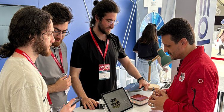 Bilişim Vadisi Genel Müdürü Tüzgen: “KKTC’nin bilişim adası olması fikri gerçekten çok heyecan verici”