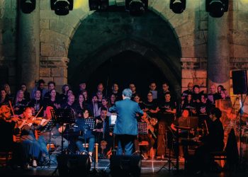 Mağusa Kent Orkestrası, efsanelerin şarkılarını seslendirdi