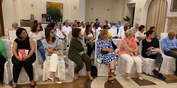 Başaran Düzgün’ün Pembe Boyalı Oda romanının tanıtımı Girne’de yapıldı
