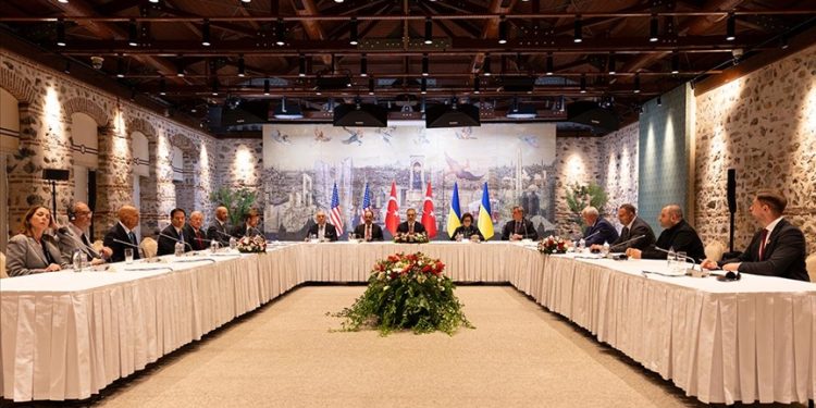 İstanbul’da düzenlenen Türkiye-ABD-Ukrayna Üçlü Toplantısı sona erdi