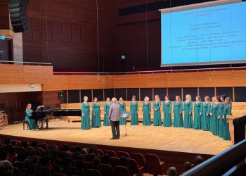 Begonvil Çok Sesli Kadınlar Korosu İzmir’de sahne aldı