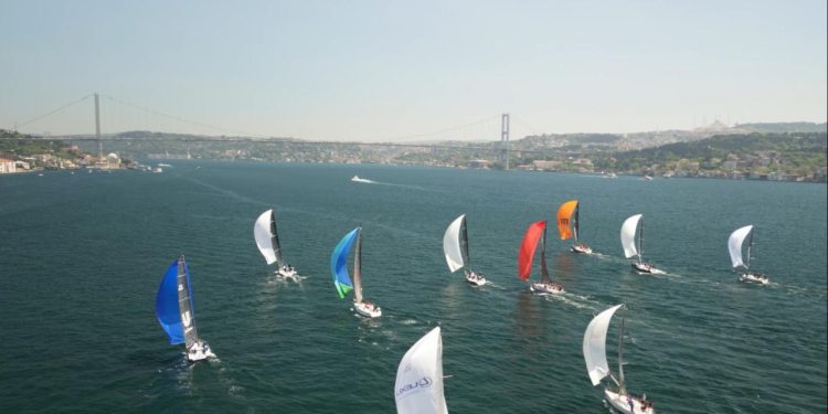 Cumhurbaşkanlığı 6. Uluslararası Yat Yarışları'nın ikinci ayağı İstanbul Boğazı'nda yapıldı