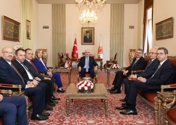 Meclis Komite Heyeti TBMM Baṣkanı Kurtulmuṣ tarafından kabul edildi