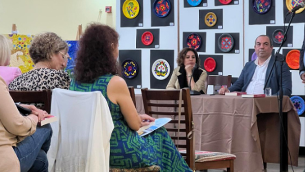 Pembe Boyalı Oda romanının tanıtım ve imza etkinliği Gazimağusa’da yapıldı