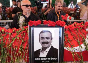 Önder son yolculuğuna uğurlandı