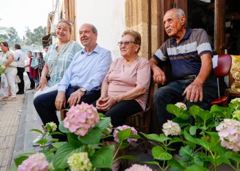 Cumhurbaşkanı Tatar Lefke’deki Ceviz Festivali’nde halkla bir araya geldi