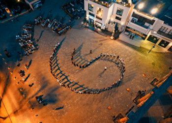 Sirtaki ve Zeibekiko Dansları final gecesi ile tamamlandı