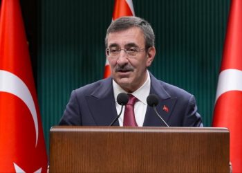 Türkiye’de yeni anayasa için kurulan komisyon ilk toplantısı yarın yapacak