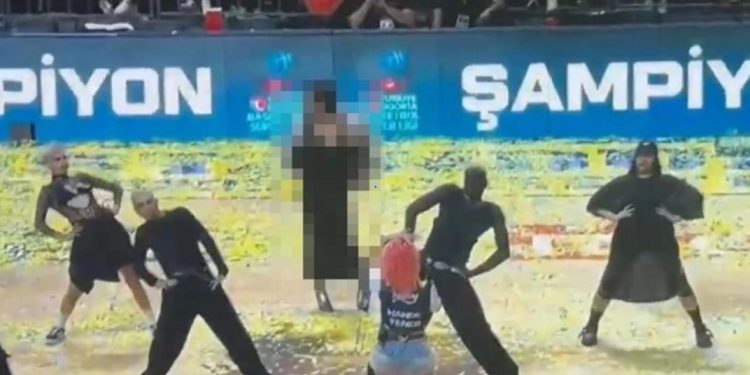 Büyük Aile Platformu'ndan Fenerbahçe Beko şampiyonluk kutlamasına tepki