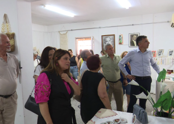 Gönyeli Fazıl Plümer Yaşam Boyu Eğitim Merkezi yıl sonu sergisi düzenlenen törenle açıldı