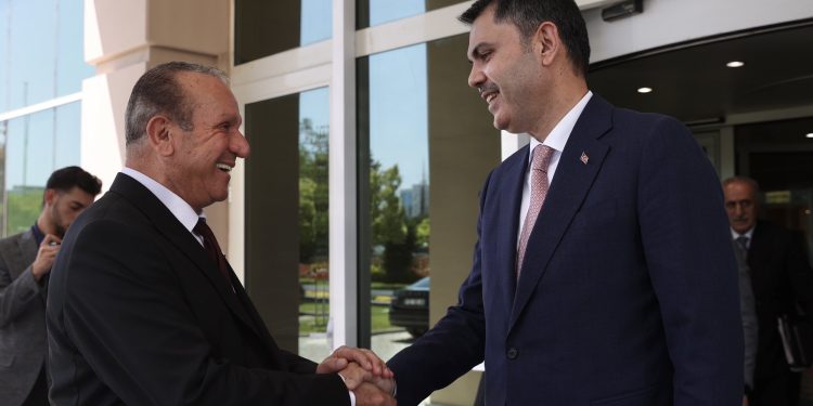 Ataoğlu, Murat Kurum ile görüştü…Kurum:Görüşmede, Kıbrıs’ta atık dönüşümü, çöp kamyonları, depozito iade makineleri ve atık su arıtma tesisi başta olmak üzere ortak projeleri değerlendirdik