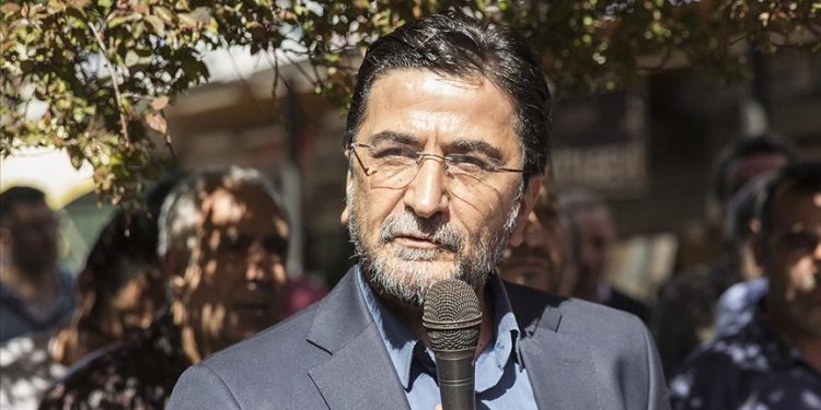 Gazeteci, yazar Nihat Genç hayatını kaybetti